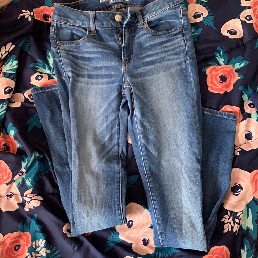 American Eagle medium wash Skinny jeans